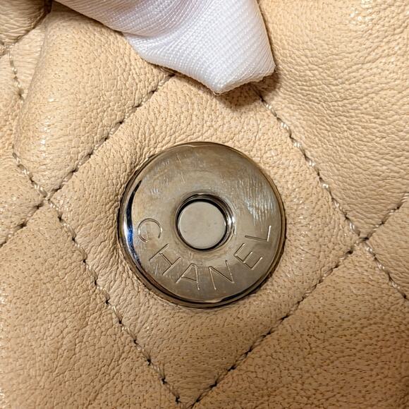 Chanel Beige Quilted Leather Flap Bag with Chain | Authentic | Full Set - Picture 4 of 15